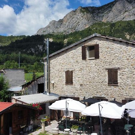 Auberge Lou Jas Soleilhas Eksteriør billede