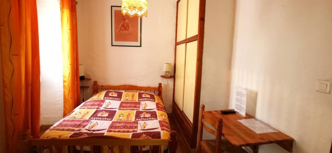Auberge Lou Jas Soleilhas Eksteriør billede
